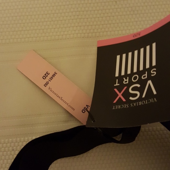 VSX Incredible Sports Bra 32D - Picture 3 of 3